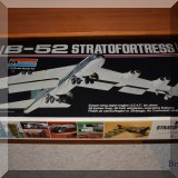 C08. B-52 Stratofortress model kit. 